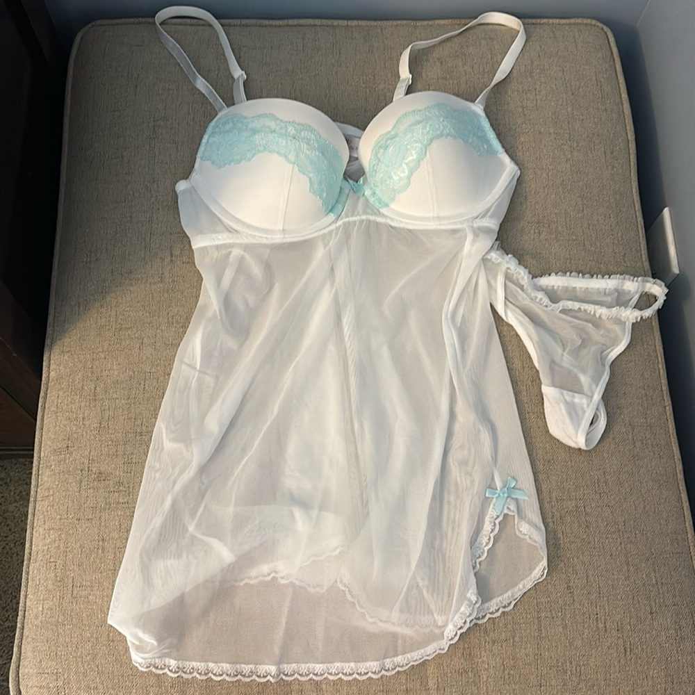 Gillian & o’Malley baby doll and thong set